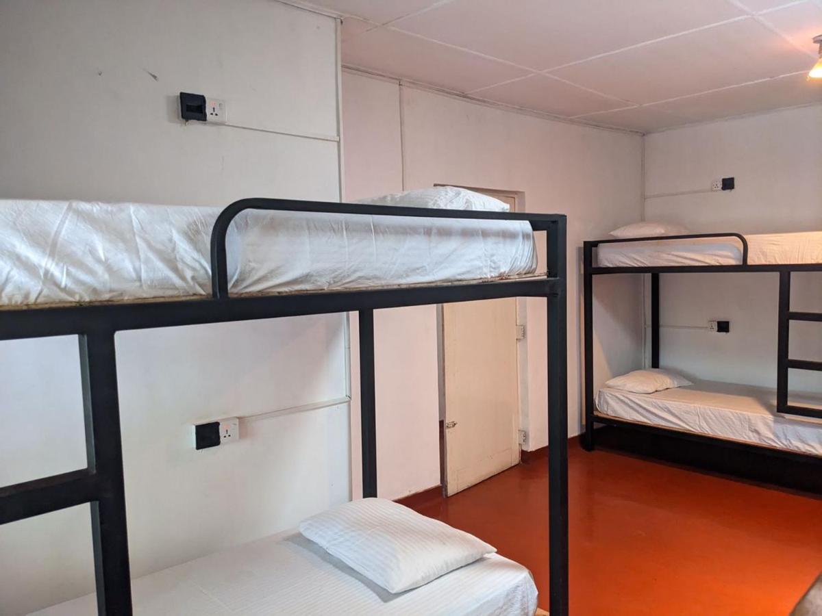 נוארה אליה Chilly Croc Hostel מראה חיצוני תמונה