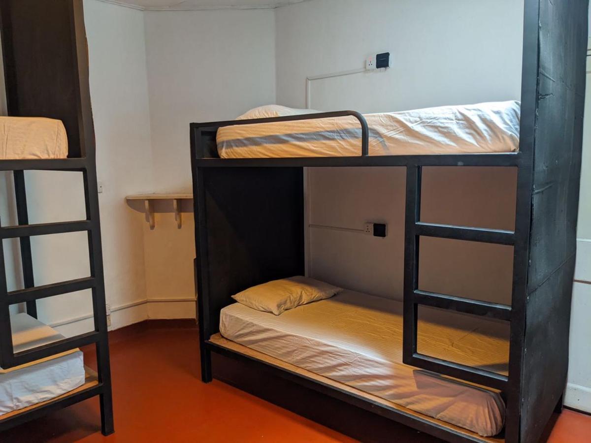 נוארה אליה Chilly Croc Hostel מראה חיצוני תמונה