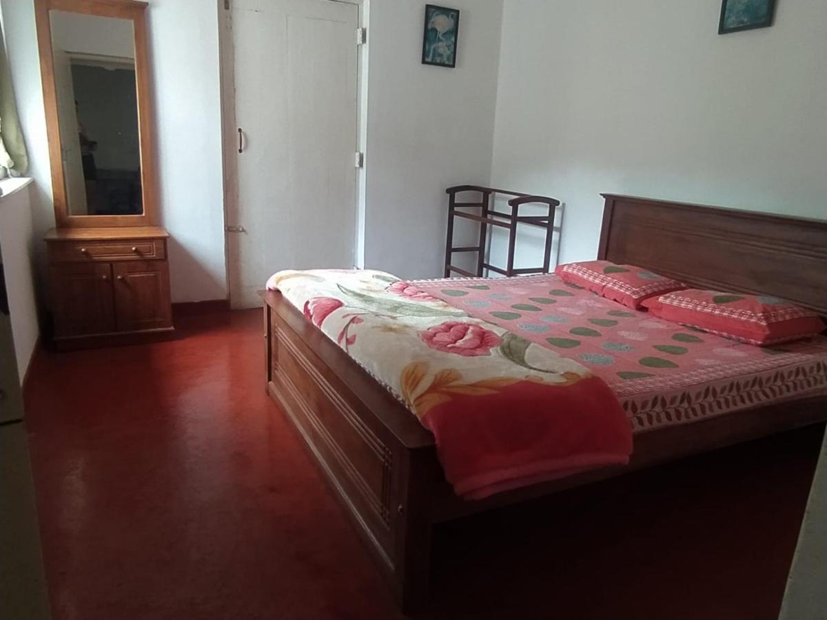 נוארה אליה Chilly Croc Hostel מראה חיצוני תמונה